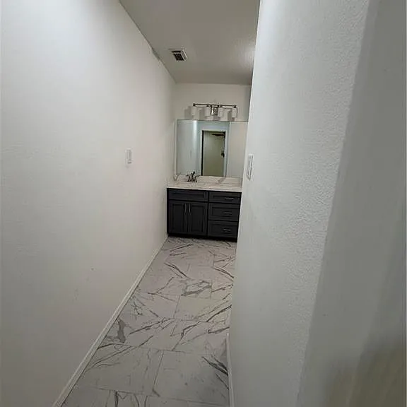 403 S 8th St — Photo 12