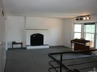 6339 Woodstock Ave, Shawnee, KS 66218