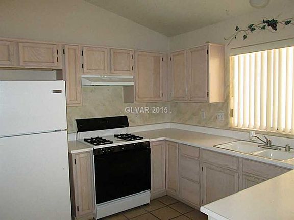 3rd image of 9308 Jumpin Juniper Ave