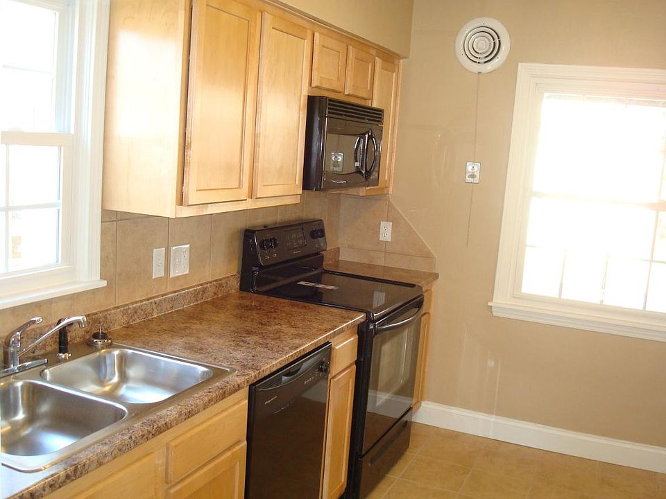 1st image of 1313 Curtis Ave