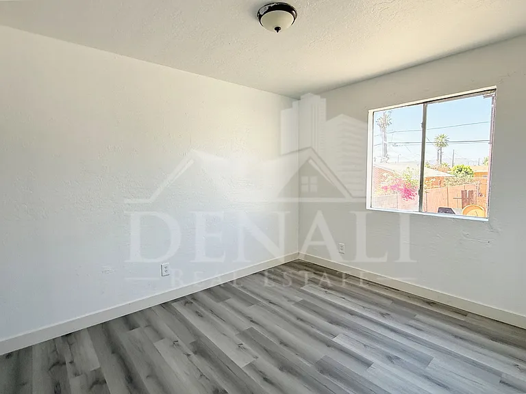 1709 W Sherman St #1 — Photo 6