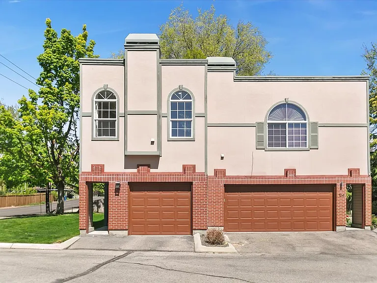 150 S Straughan Ave — Photo 44