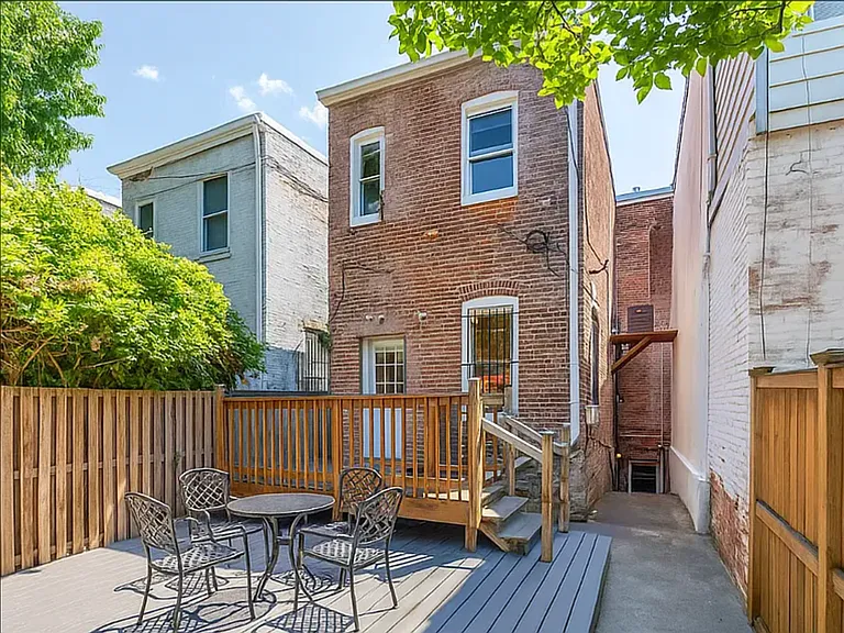 724 5th St NE #B — Photo 25