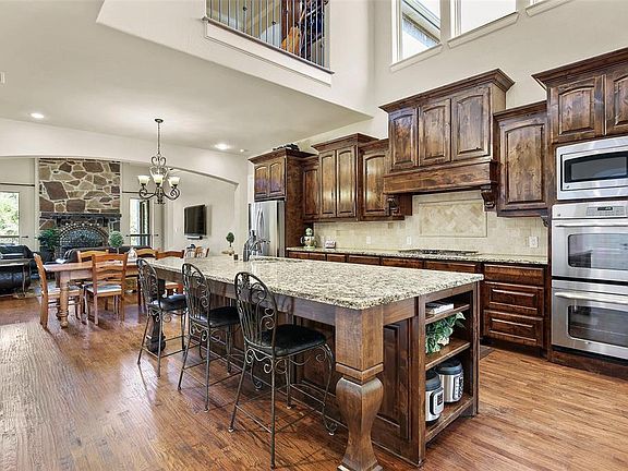 3rd image of 1117 Reese Way