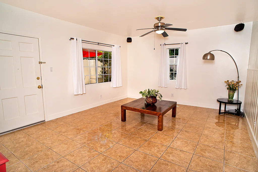 7029 Orion Ave — Photo 3