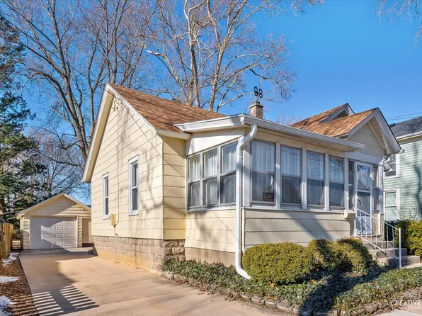 221 S Wells St, Sandwich, IL 60548