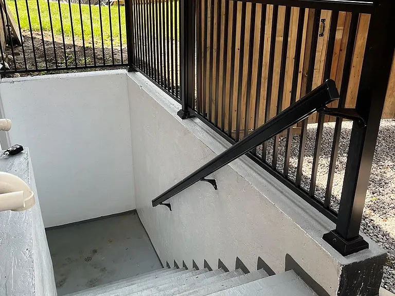 22 Waltham Cres #BASEMENT — Photo 4