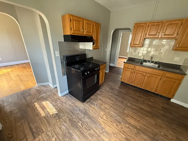 94 Thetford Ave — Photo 4
