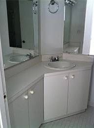 4th image of 1601 NE 191st St APT 208