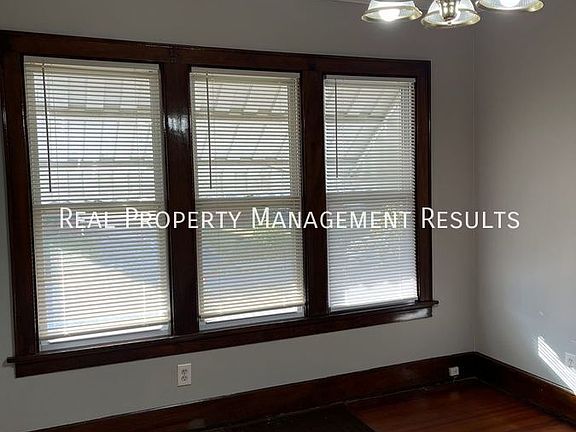 4th image of 1701 E Mulberry St