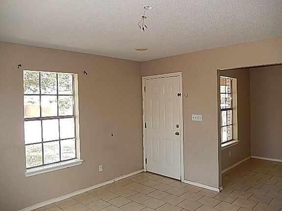 3rd image of 1805 Salinas Dr