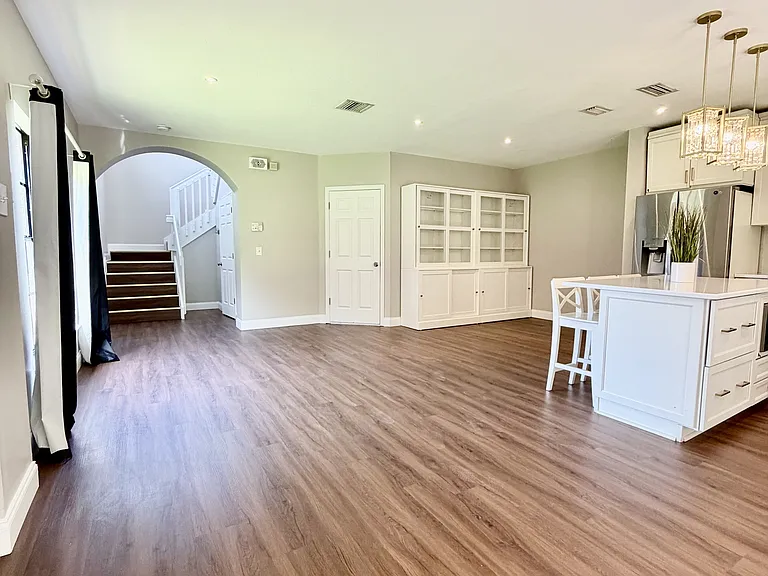 1050 Blackwater Dr #1 — Photo 8