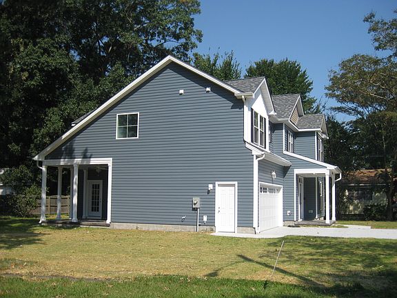 3rd image of 319 Hicks Ave
