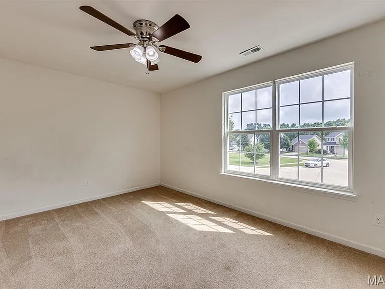 646 Fair Bluff Dr — Photo 32