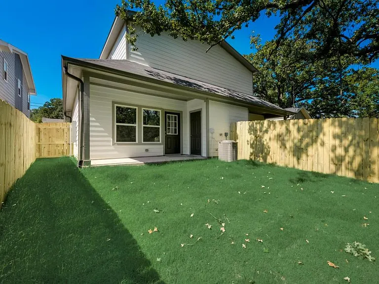 2424 S Fannin Ave — Photo 18