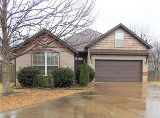 111 NE Chicory Ln, Bentonville, AR 72712