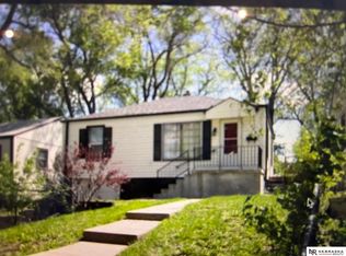 3329 N 38th St, Omaha, NE 68111