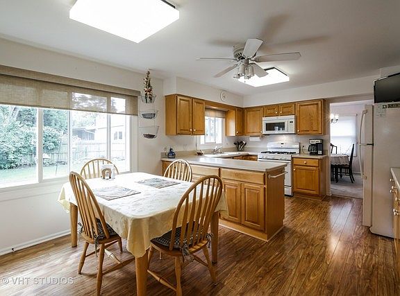 4th image of 1545 Laurel Ave