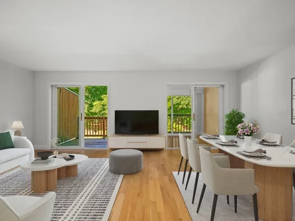 4 Mayberry Dr #E, Westborough, MA 01581