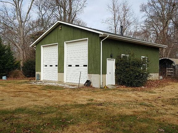 4th image of 2130 Beach Dr