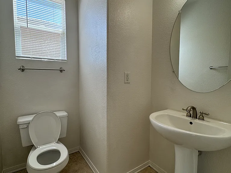 14042 Jockey Ln — Photo 8