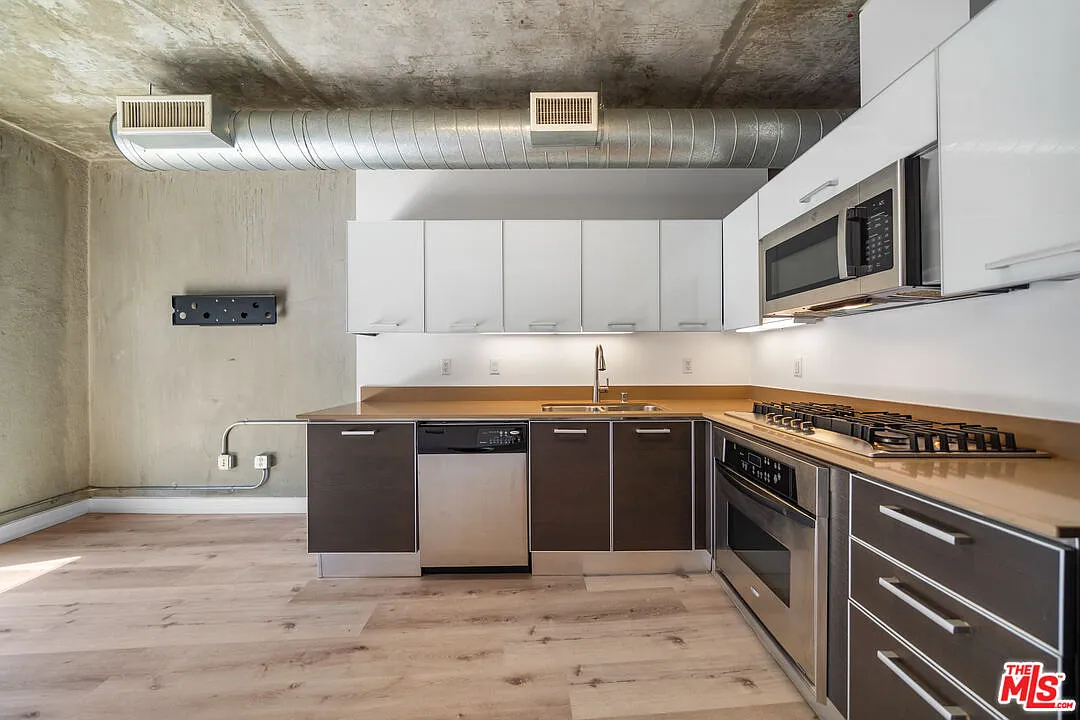 1 bed, 1.0 bath, 700 sqft, $2,175 — Photo 1