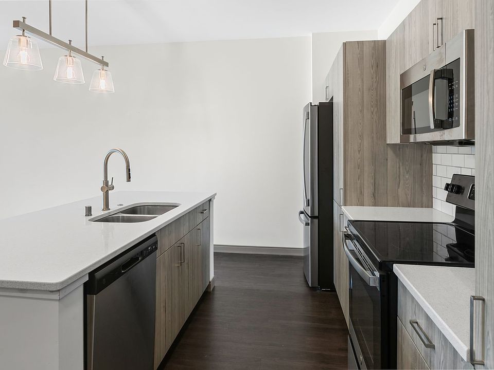 1st image of 2420 E Capitol Dr #409