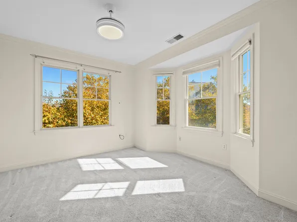 1 Intrepid Place image 30 of 38