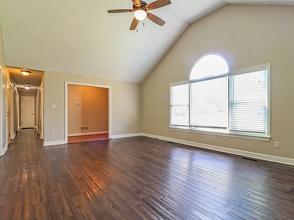 5th image of 6 Winward Ct SE
