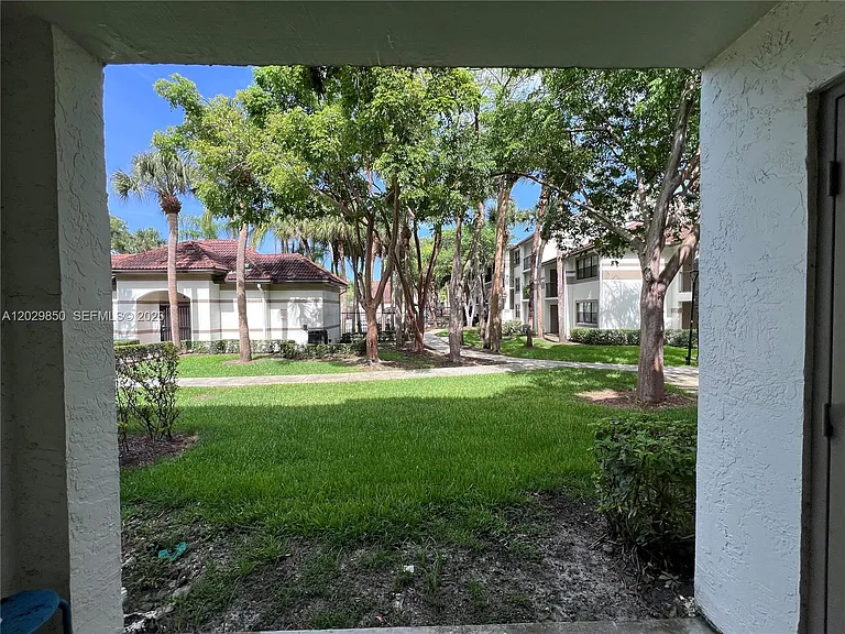 640 S Park Rd #144 — Photo 14