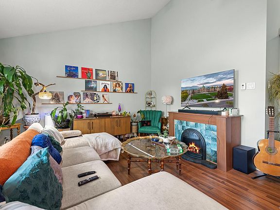 4th image of 3230 Rutledge St #14