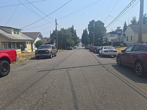 4th image of 1032 5th St