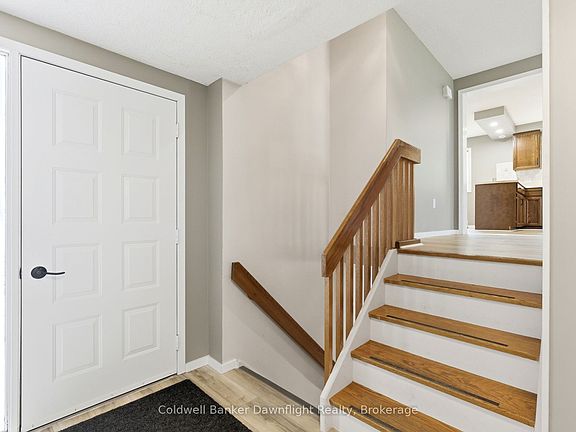 5th image of 516 Maitland Cres