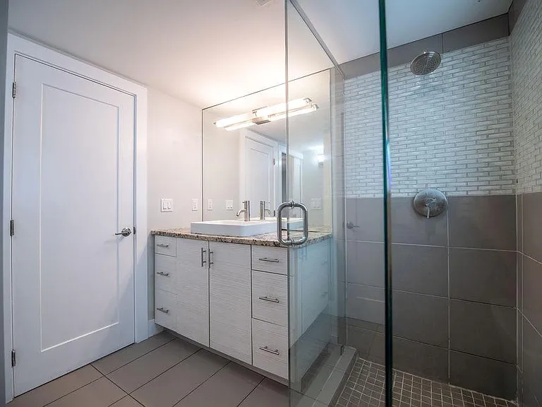 64 Isle Of Venice Dr — Photo 16