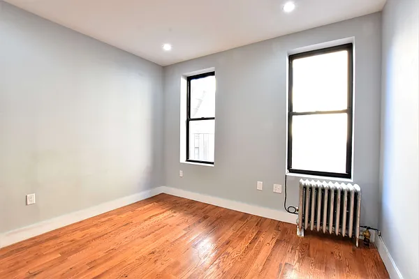 Rented by Clove Realty LLC | media 12