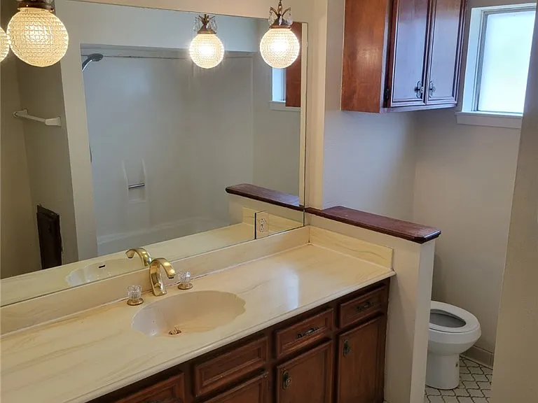 1802 Leona Dr — Photo 12