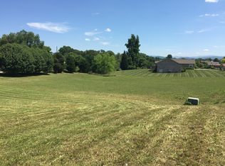 404 Sweet Briar Dr, Maryville, TN 37804