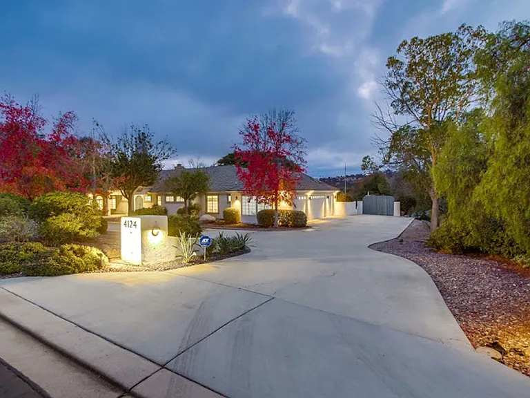 4124 Stonebridge Ln — Photo 3