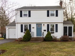 91 Brookfield Dr, East Hartford, CT 06118