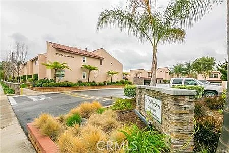 700 W La Veta Ave #R6 — Photo 17