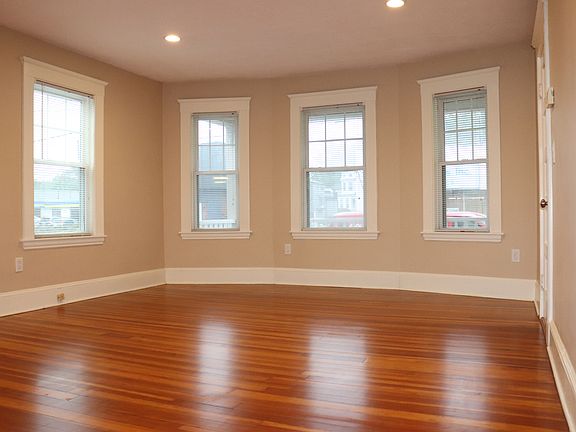 4th image of 498 Beale St #1
