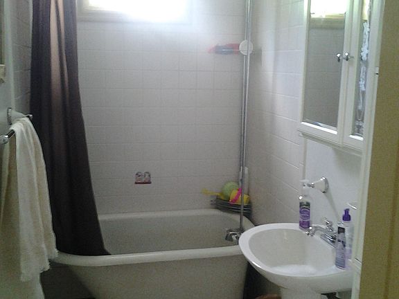 2nd image of 2 Collier Dr W