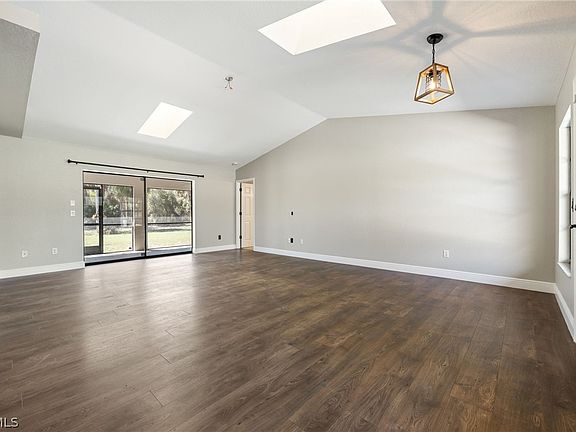 4th image of 18890 Fox Run Rd