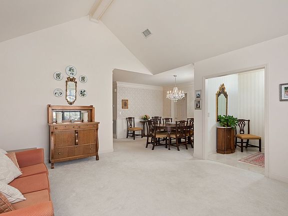 4th image of 8075 Sunrise Cir