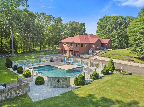 35 Golden Hill Lane, Shelton, CT 06484