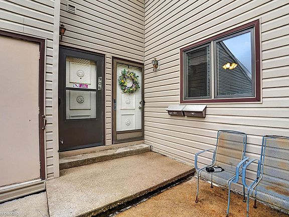 2nd image of 904 Prairie Meadow Ct