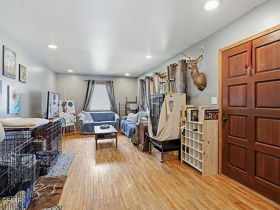 4th image of 810 20th St NW