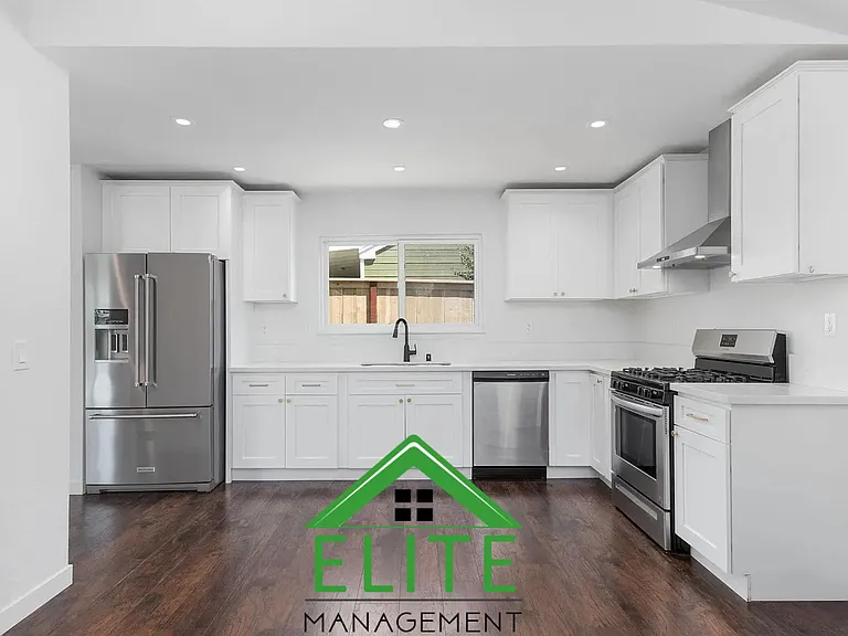5136 Francis St — Photo 7