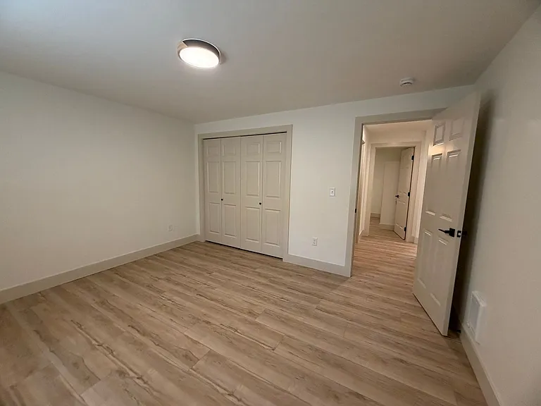 218 W Nevada St — Photo 39