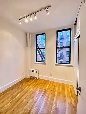 Rented by Waverly Realty Associates | media 3
